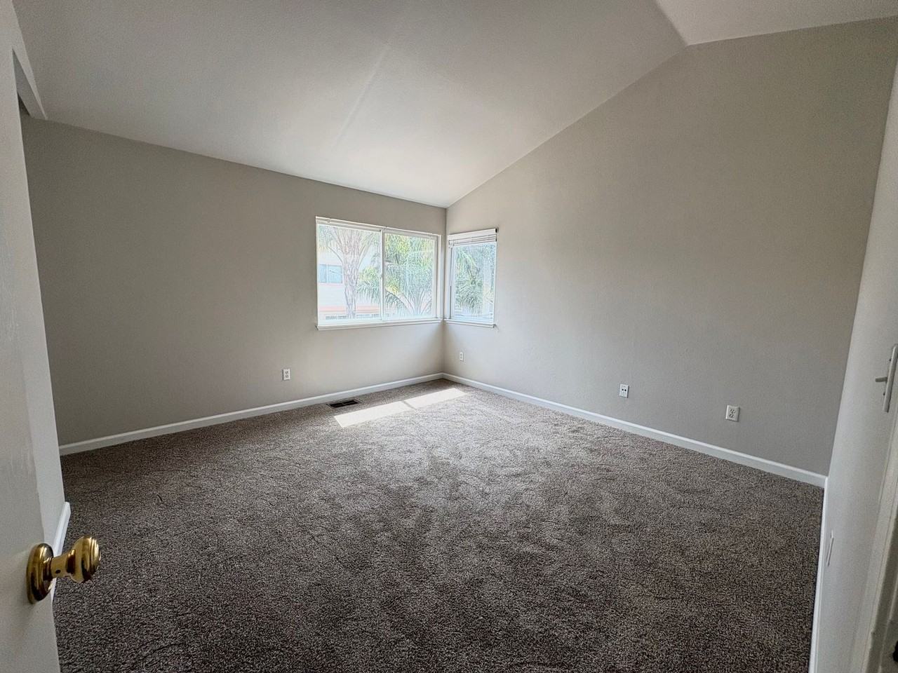 1040 Twinbridge Ct - Photo 7 of 14