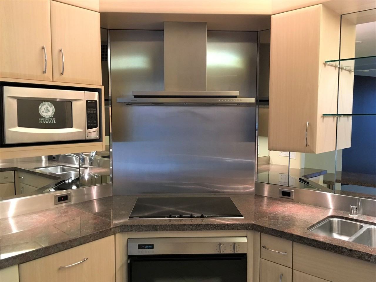 Hawaiki Tower - Photo 3 of 20