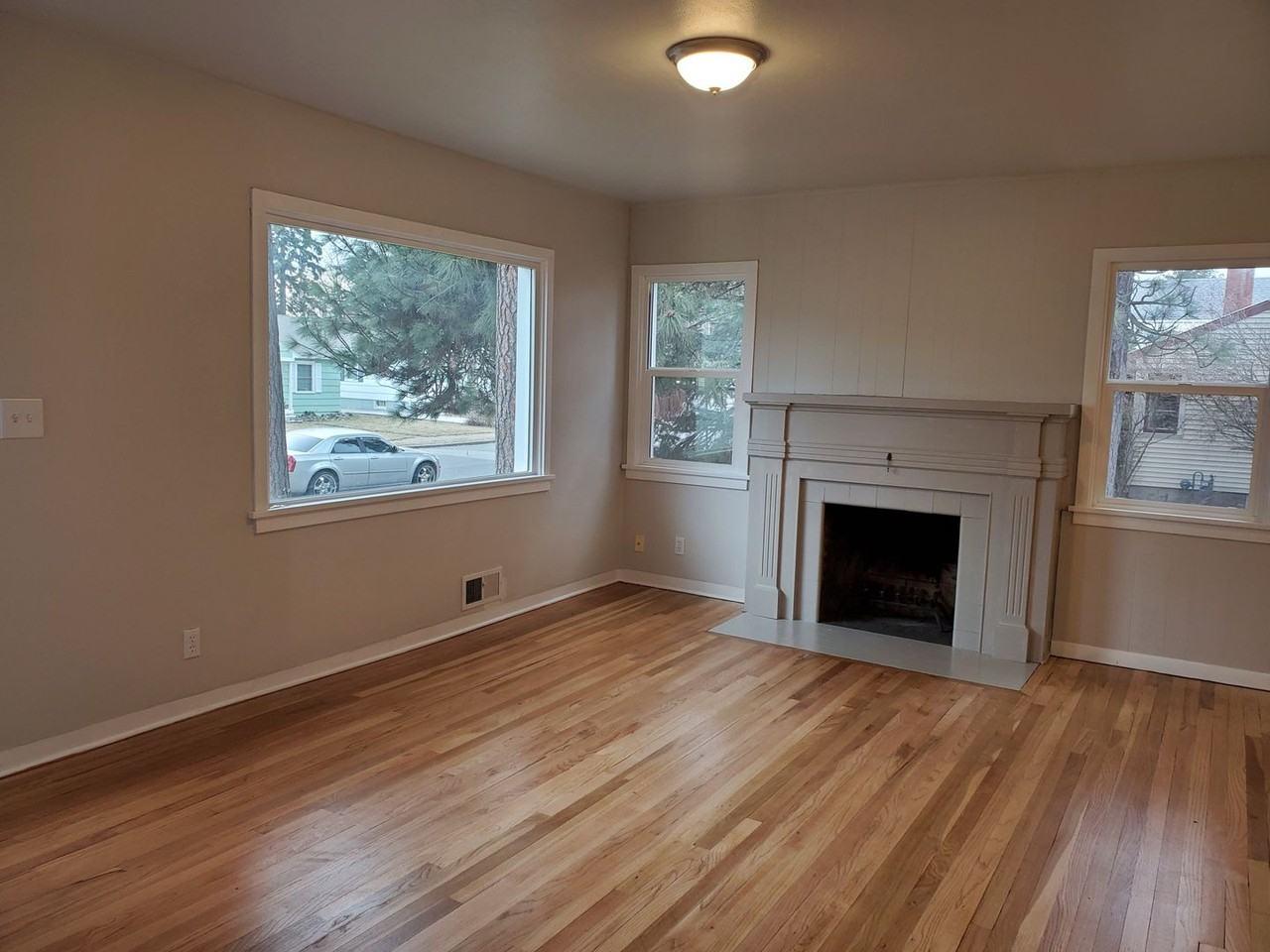 1317 E 38th Ave - Photo 3 of 13