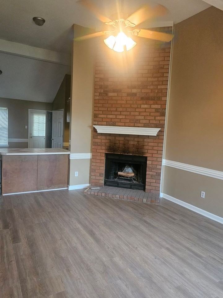 3943 Oak Branch Cir W - Photo 3 of 14