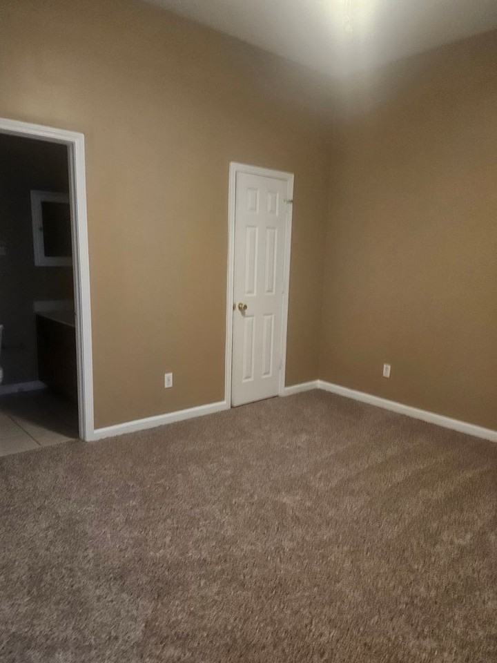 3943 Oak Branch Cir W - Photo 7 of 14