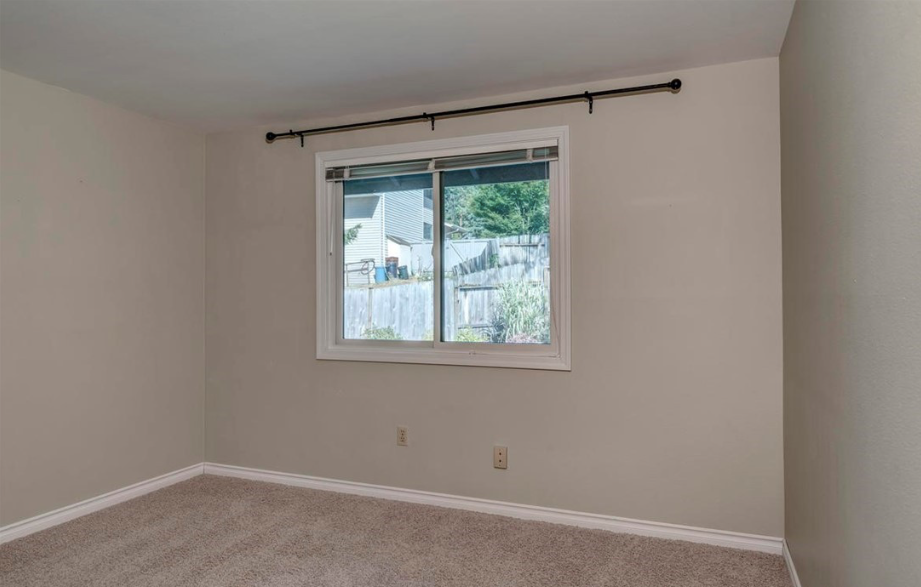 5920 134th Pl Se - Photo 3 of 23