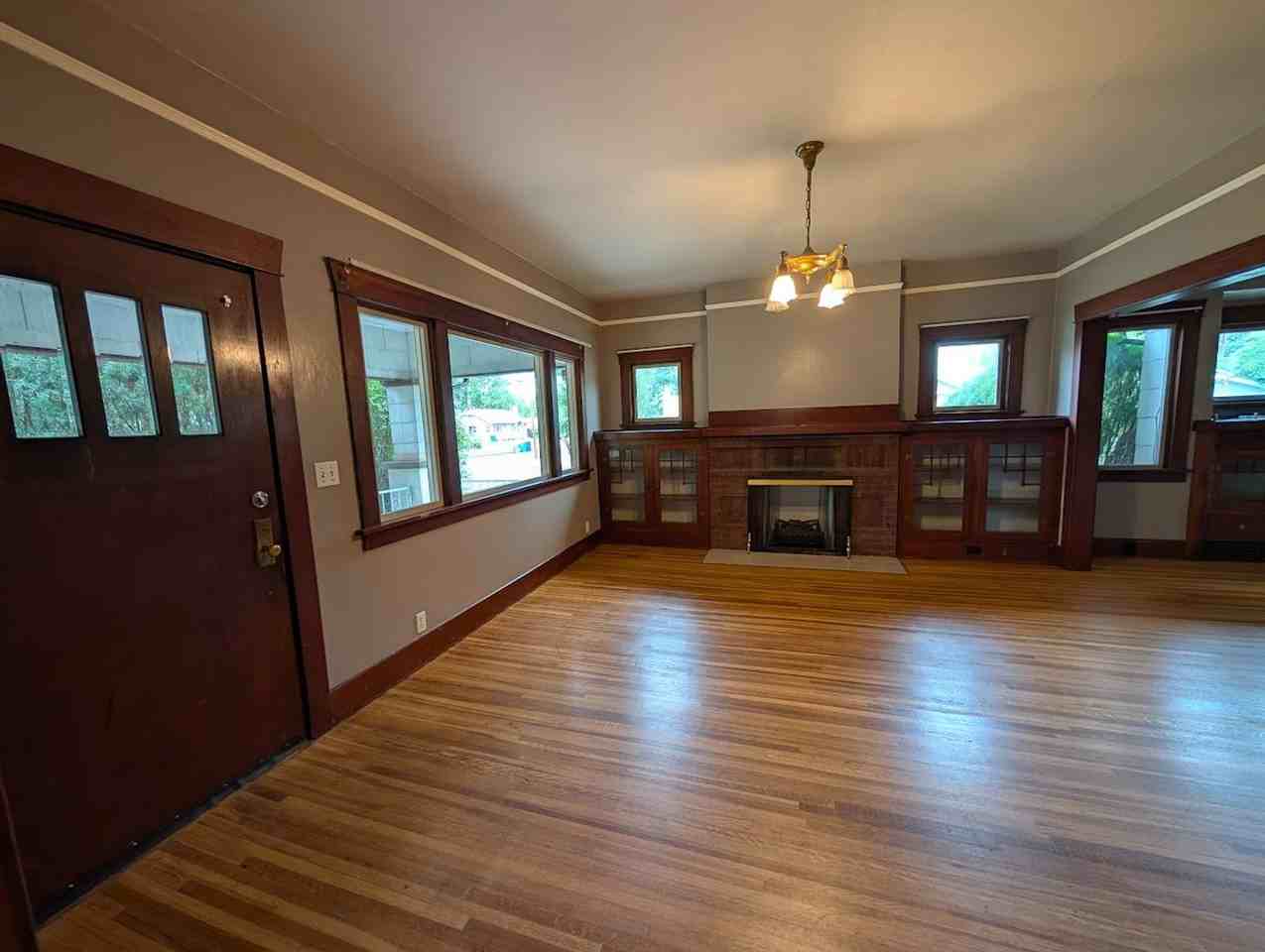 803 10th Ave - Photo 5 of 16