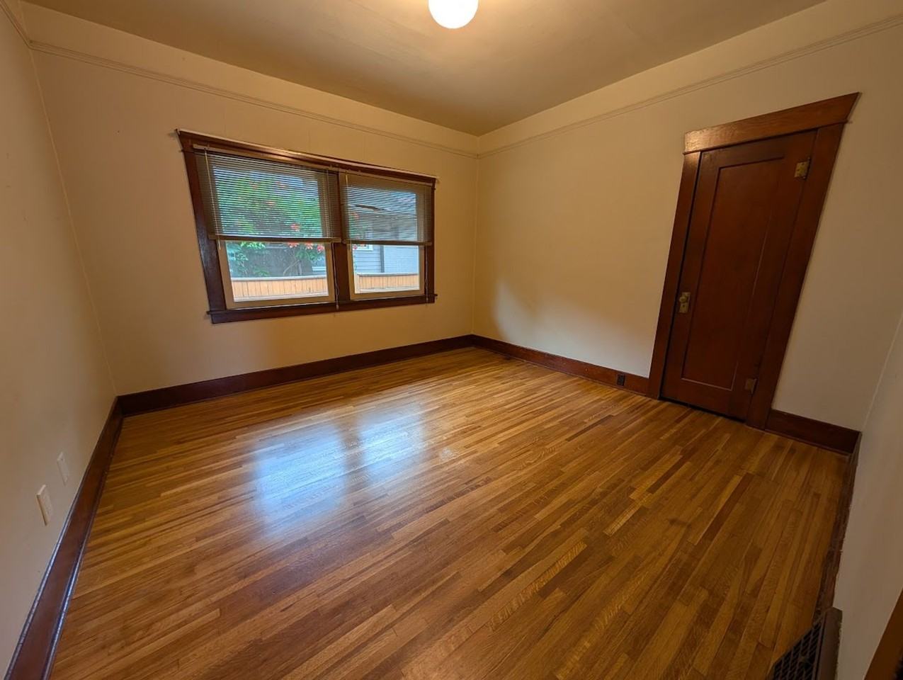 803 10th Ave - Photo 7 of 16