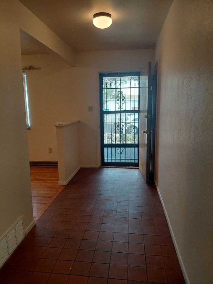 61 Macnaughton Rd - Photo 2 of 22