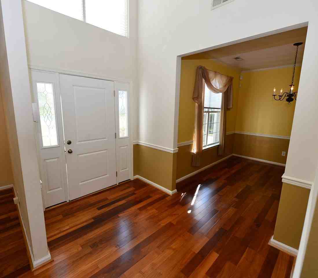 505 Lynnfield Rd - Photo 3 of 27