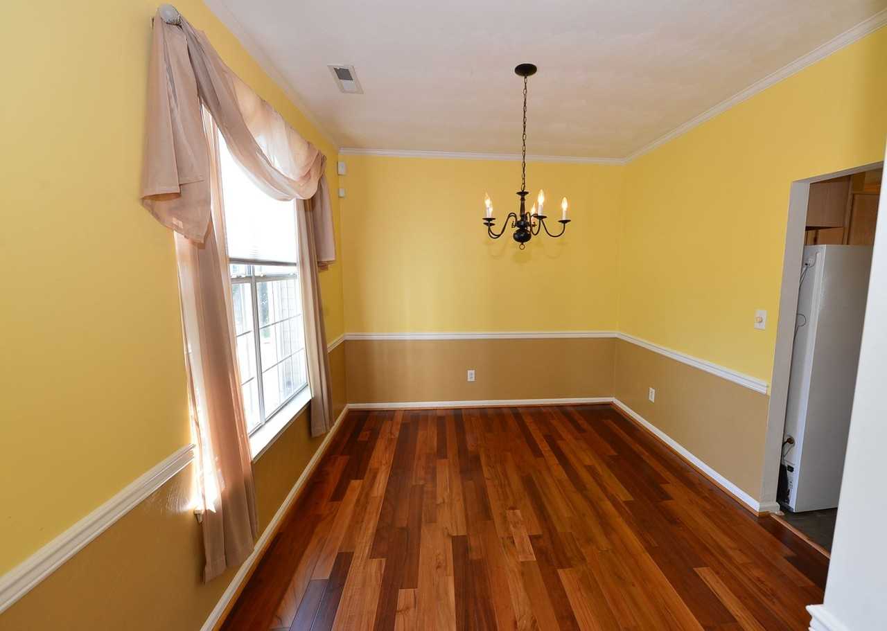 505 Lynnfield Rd - Photo 4 of 27