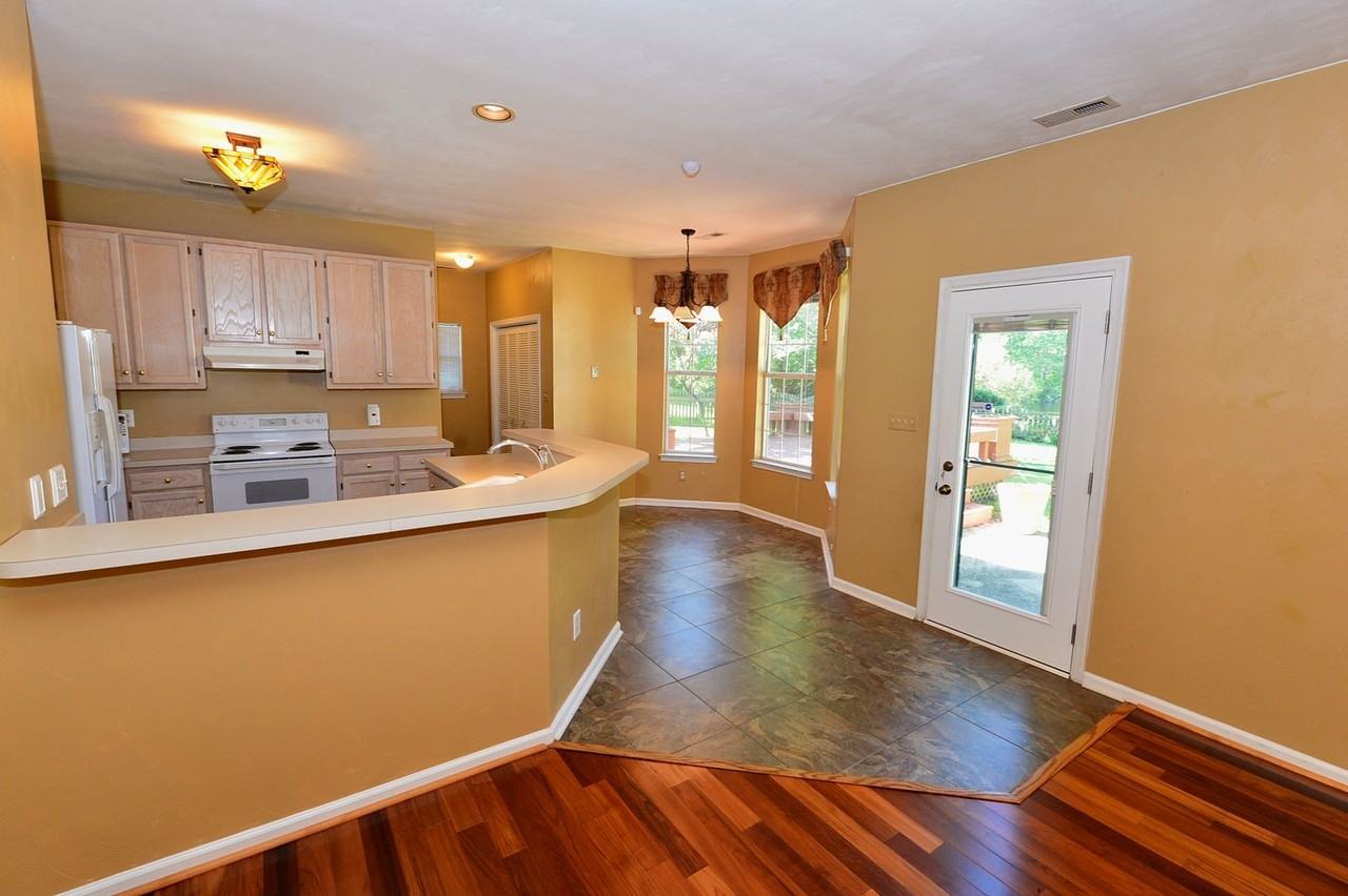 505 Lynnfield Rd - Photo 7 of 27