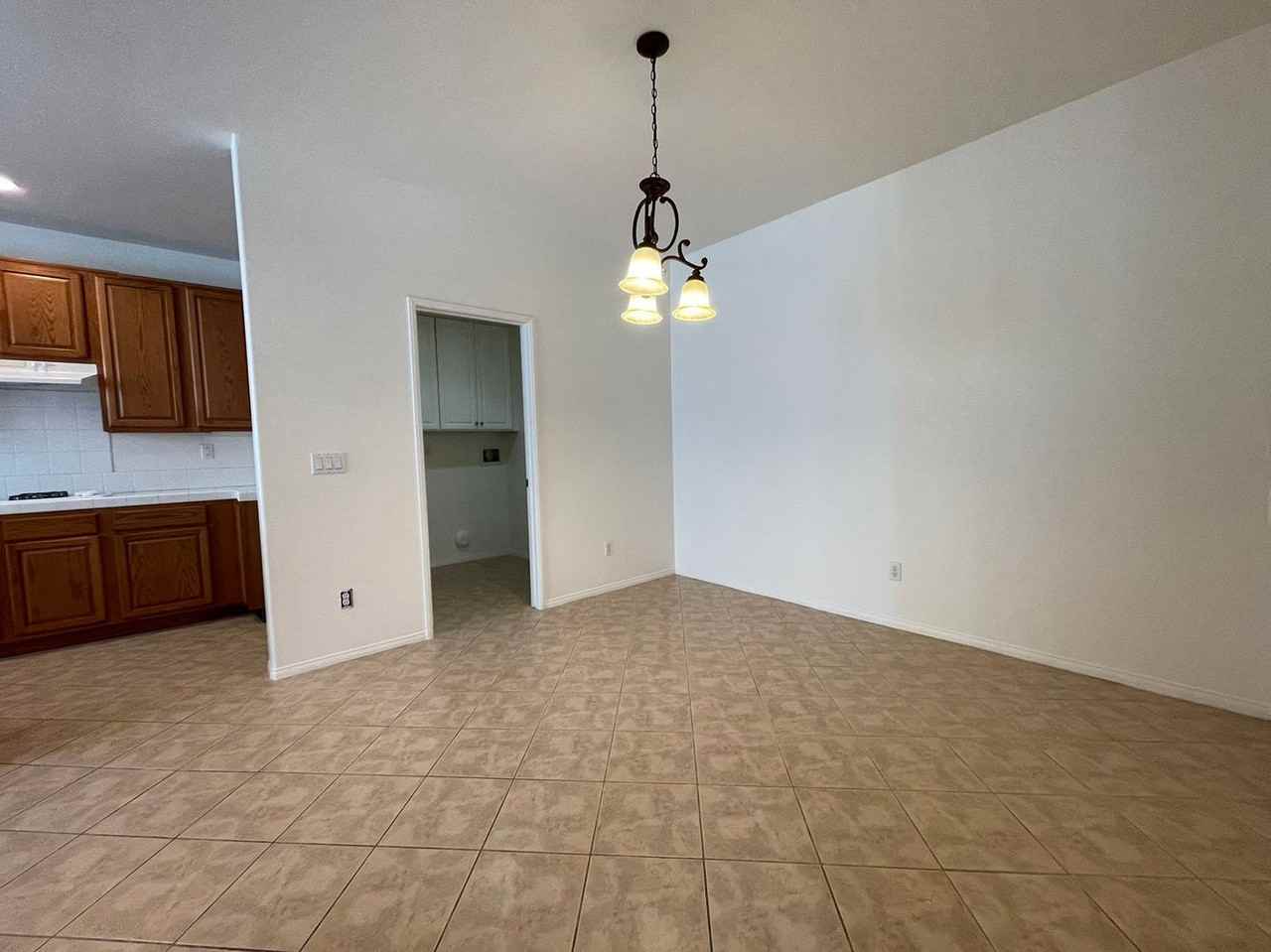 12981 Colonial Dr - Photo 4 of 19