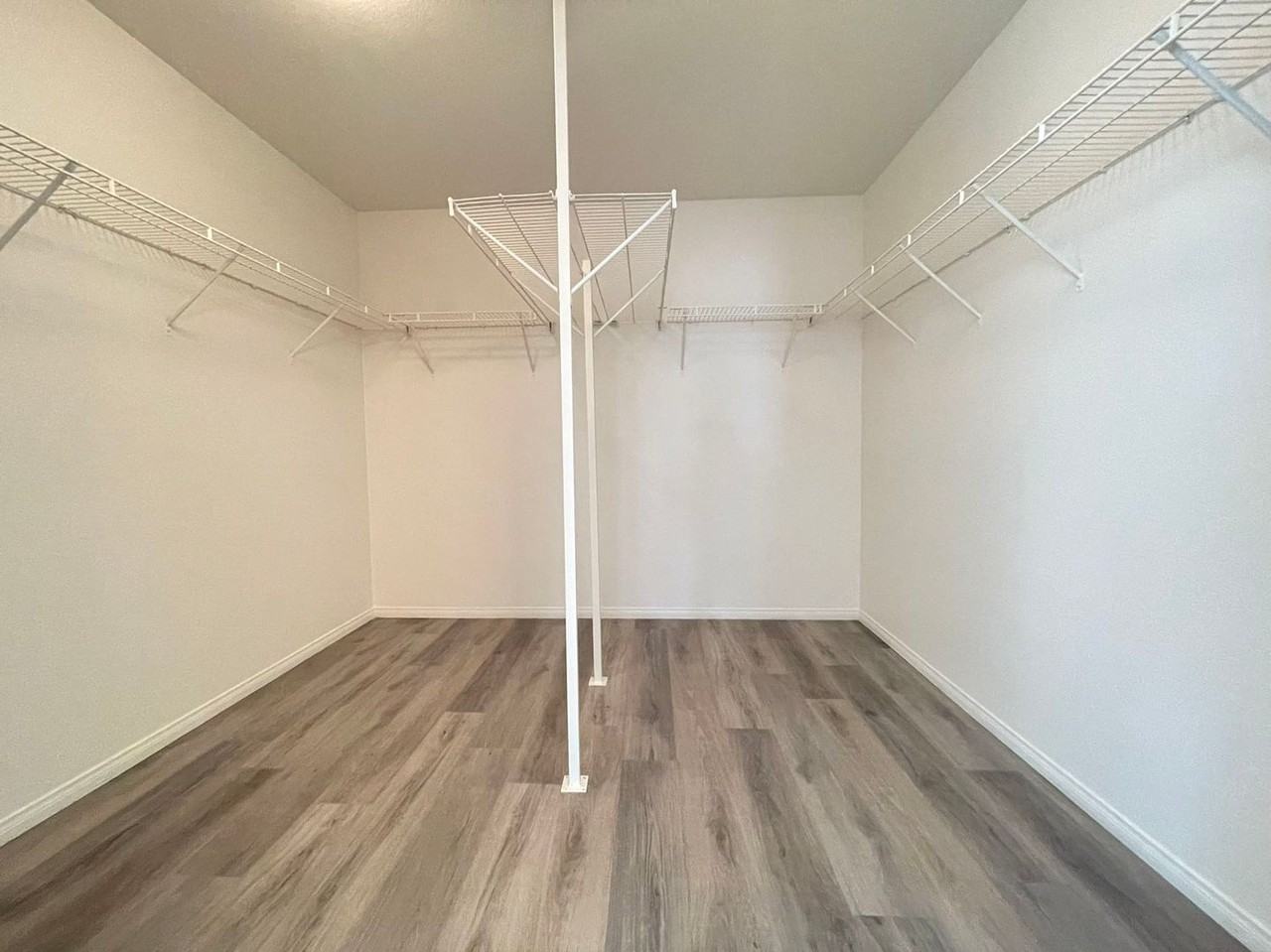 12981 Colonial Dr - Photo 7 of 19