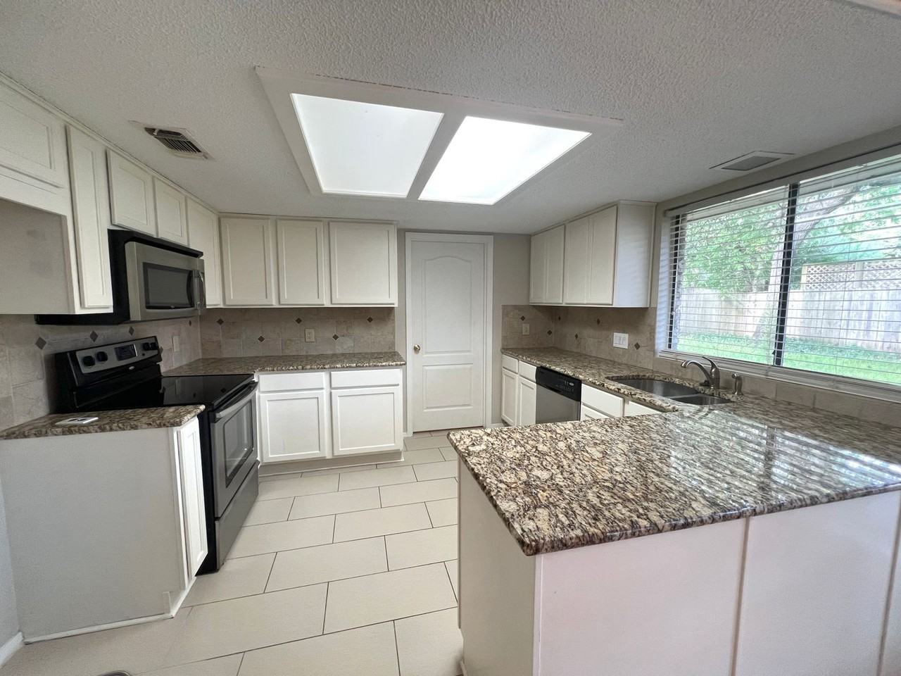 10416 Mourning Dove Dr - Photo 7 of 25