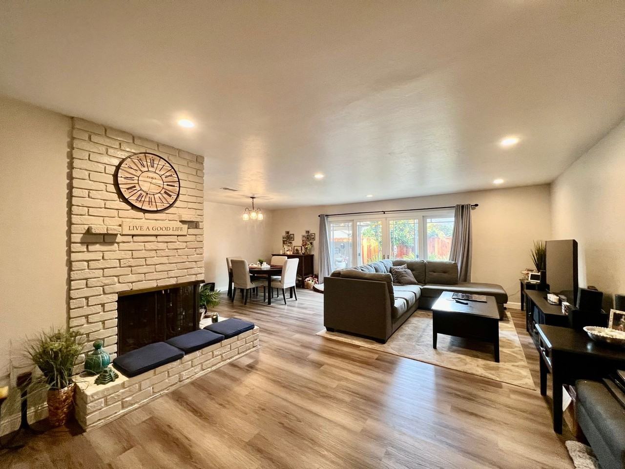 1495 Patio Dr - Photo 2 of 23