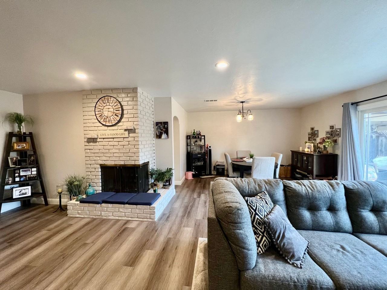 1495 Patio Dr - Photo 4 of 23