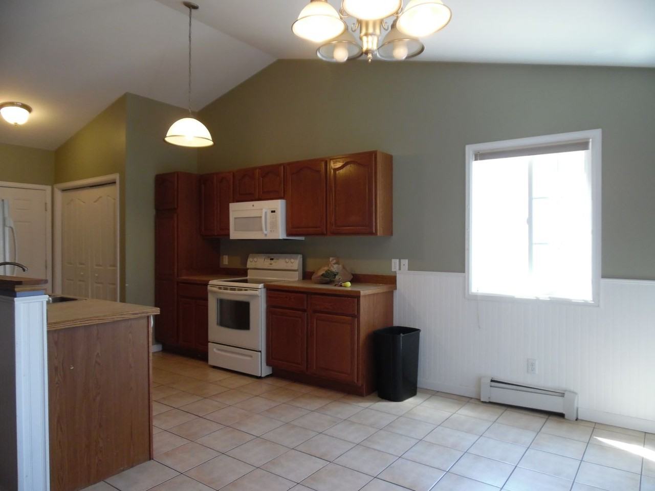 1785 Pierson Ct - Photo 4 of 20