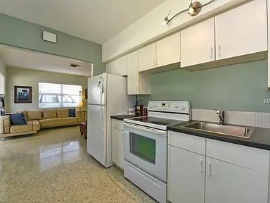 3906 Sarasota Ave - Photo 3 of 11