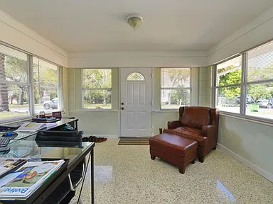 3906 Sarasota Ave - Photo 4 of 11