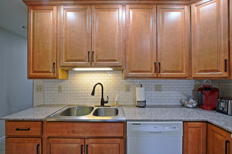 123 S Railroad St - Photo 2 of 18