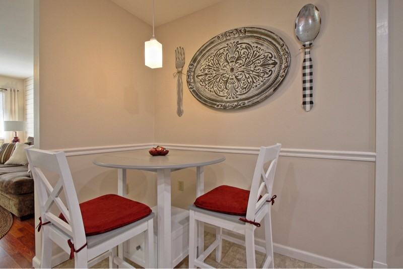 123 S Railroad St - Photo 4 of 18