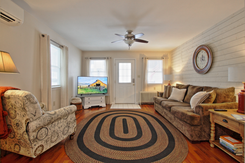 123 S Railroad St - Photo 5 of 18