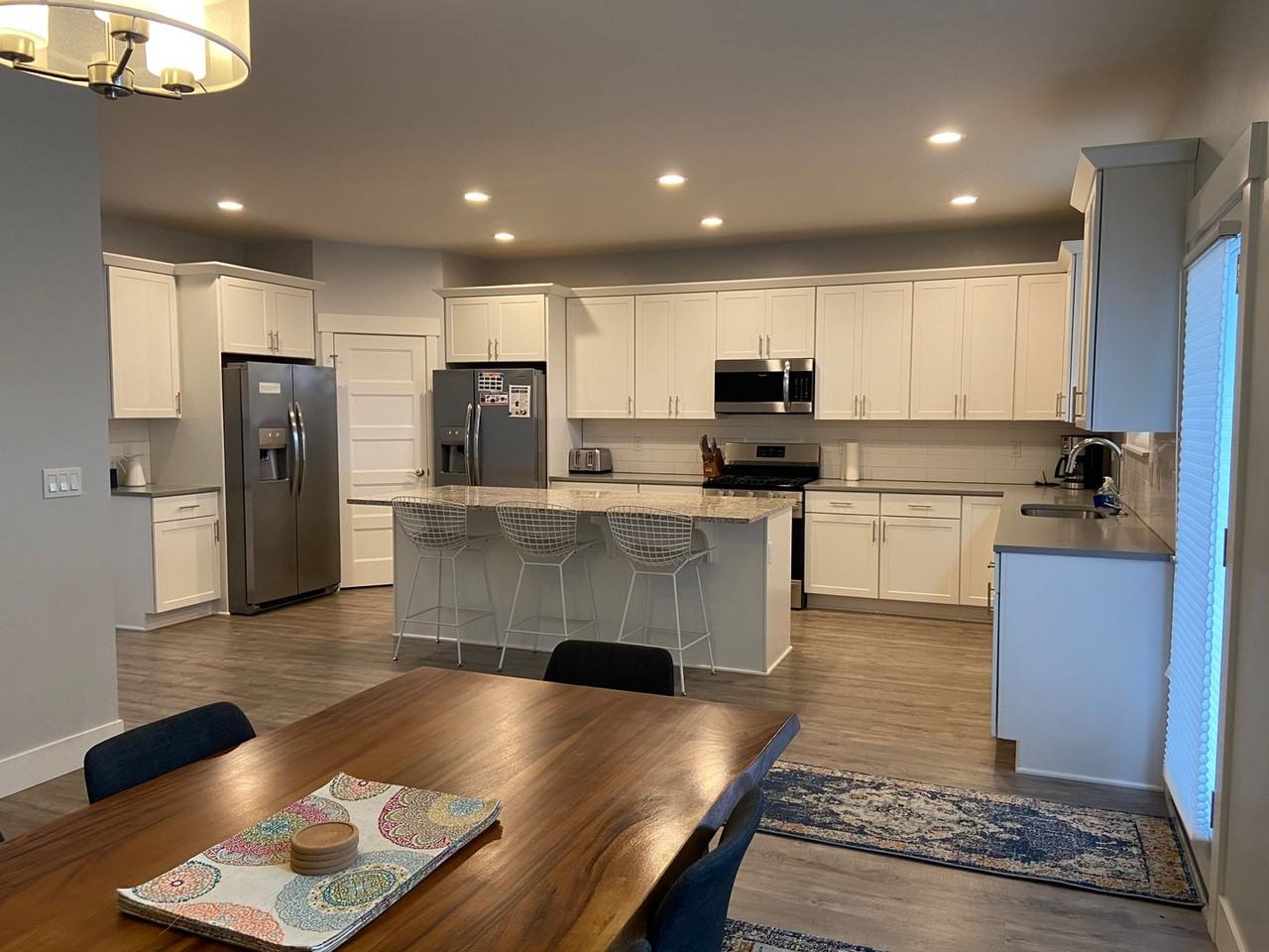 1332 Wasco St - Photo 4 of 15