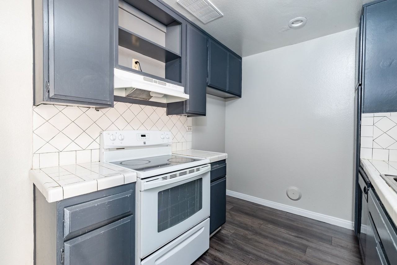 2300 S Hacienda Blvd #G4 - Photo 7 of 32