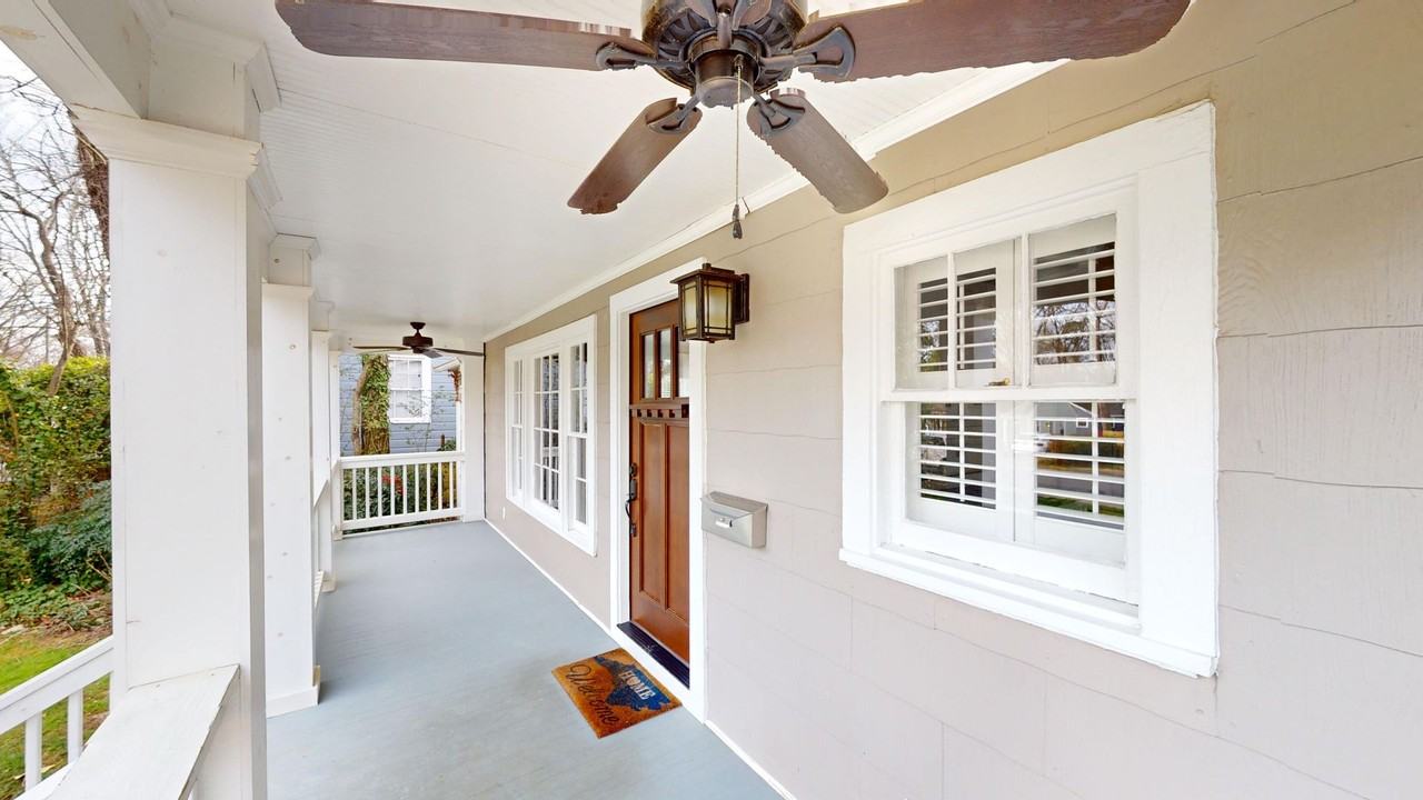 1919 Nassau Blvd - Photo 2 of 19