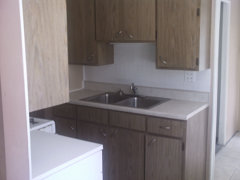 1328 Illinois Ave - Photo 5 of 20