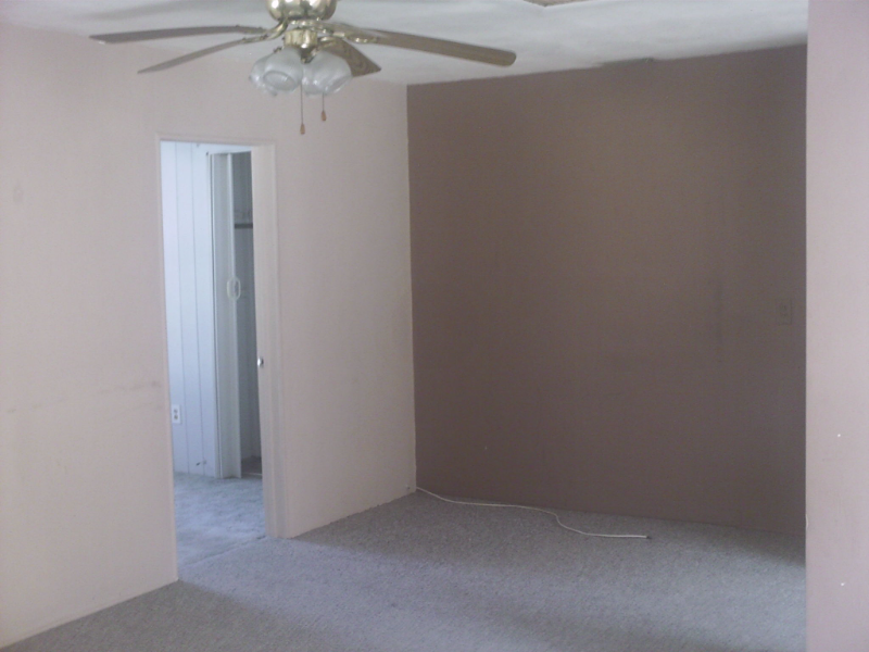 1328 Illinois Ave - Photo 7 of 20