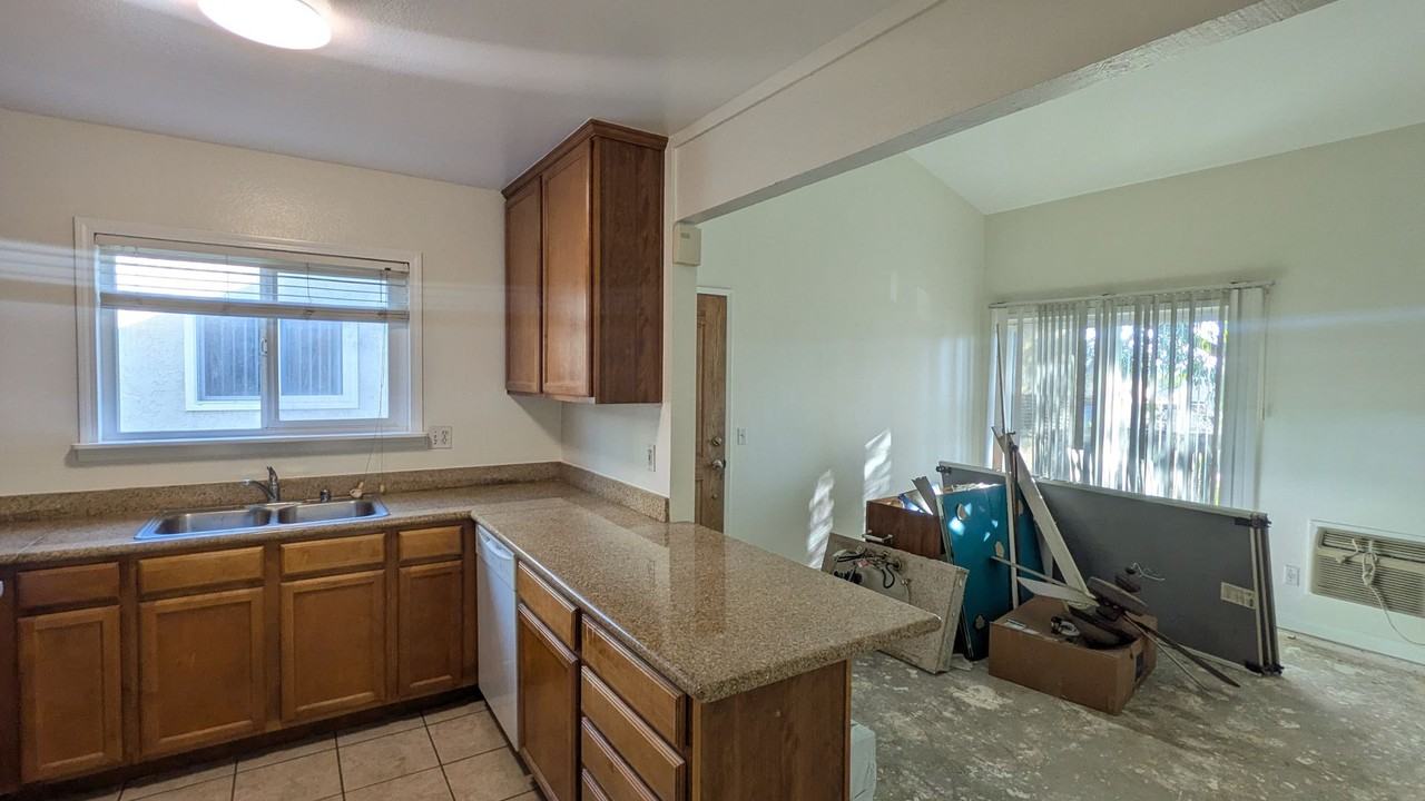 830 W Lincoln Ave #256 - Photo 3 of 15