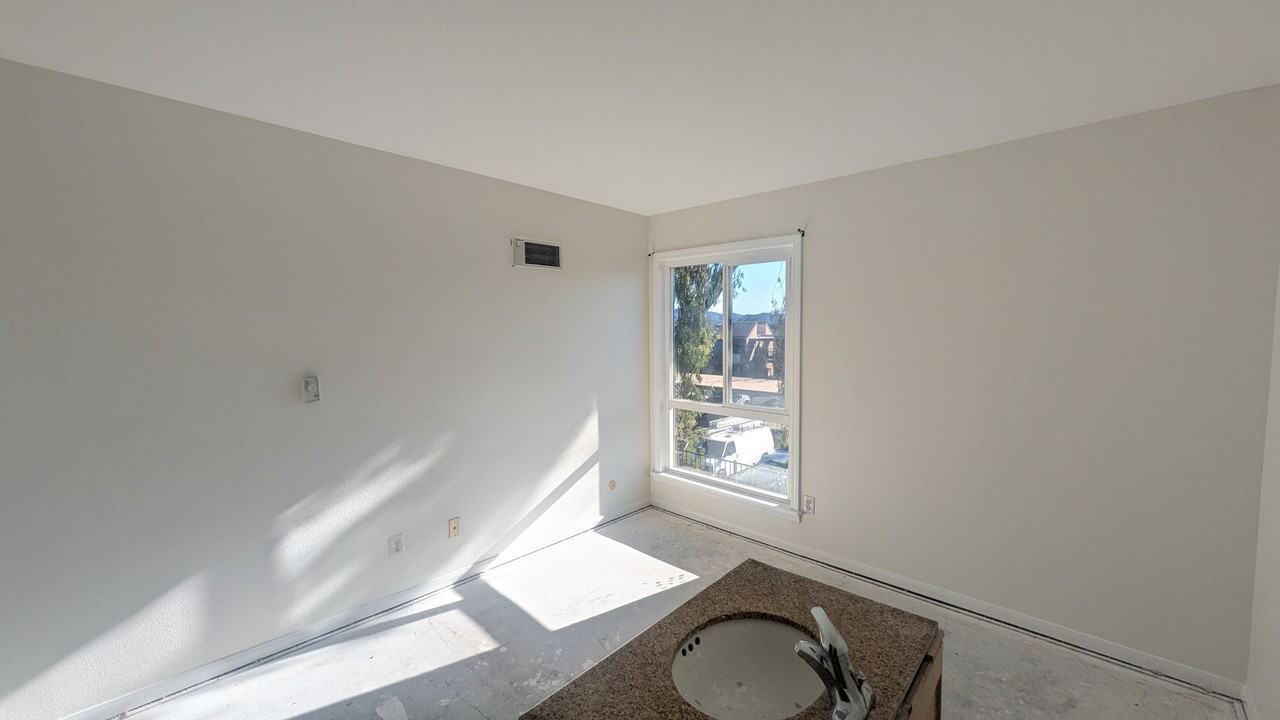 830 W Lincoln Ave #256 - Photo 6 of 15