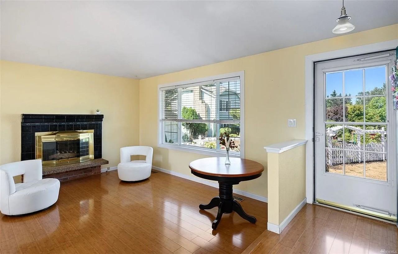 3508 208th Pl Sw - Photo 3 of 17