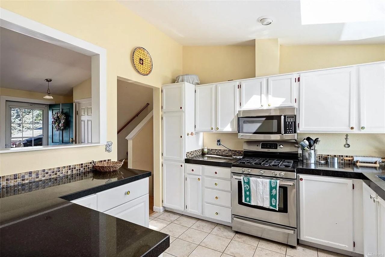 3508 208th Pl Sw - Photo 7 of 17