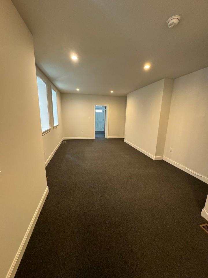 4049 Spruce St #A - Photo 5 of 12