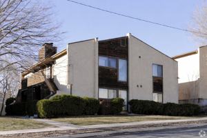 featured image of 1915 Henderson Ave
