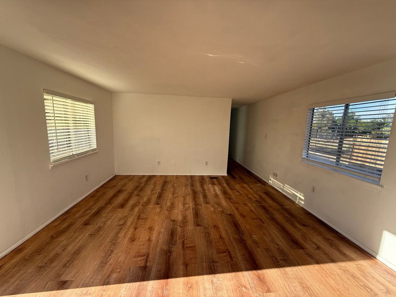 4212 4212 W Ward Ave - 4212 W Ward Ave - Photo 4 of 19