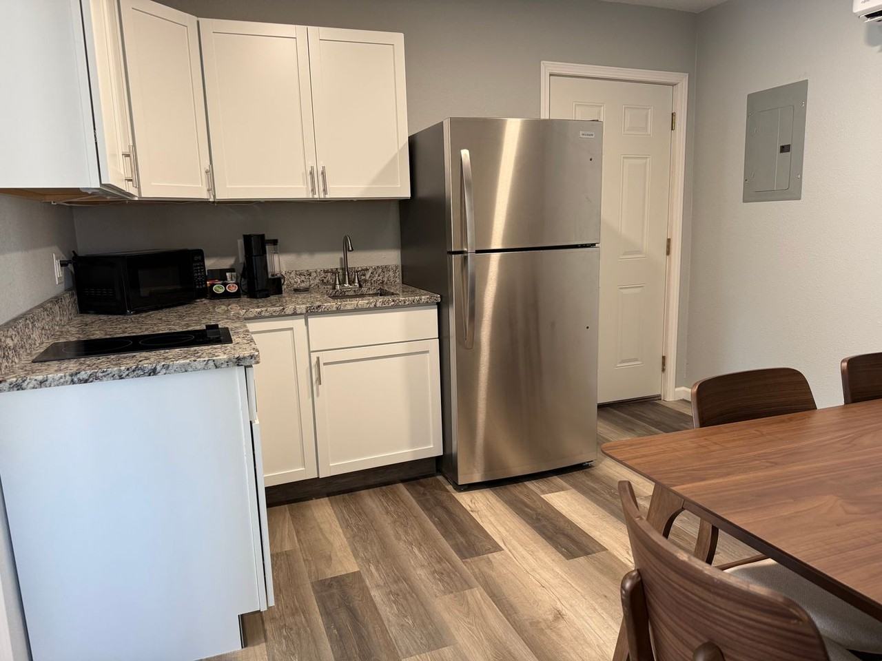 19 1/2 S Jefferson Ave - Photo 3 of 7