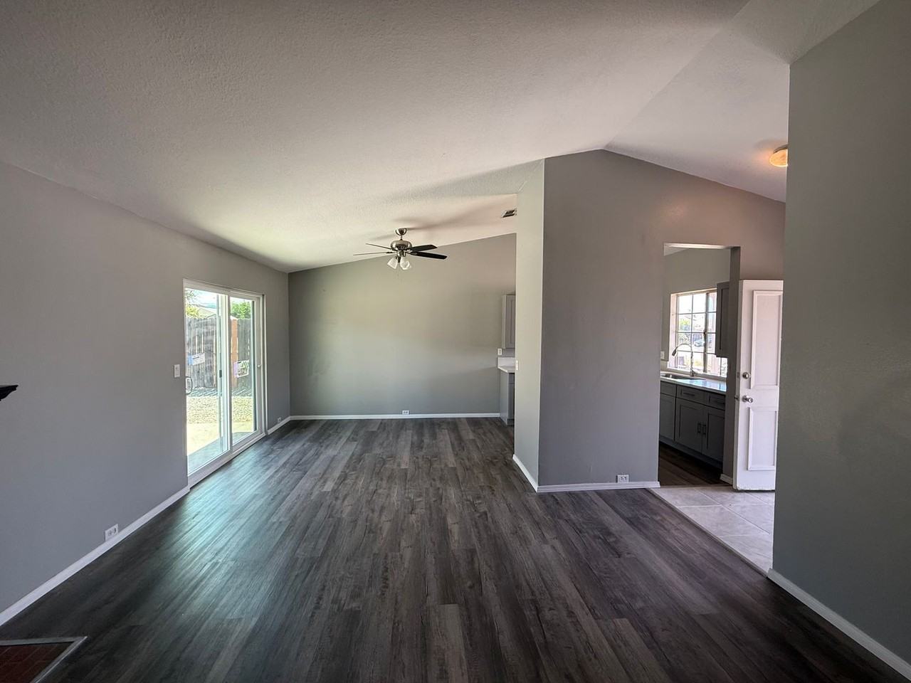 44466 Meadow Grove St - Photo 6 of 20