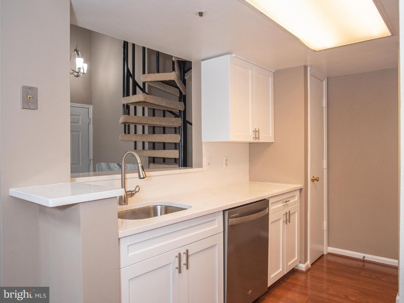 14109 Bowsprit Ln #209 - Photo 7 of 19