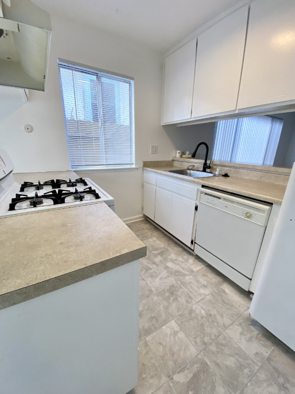 2116 13th St #1 - Photo 3 of 18