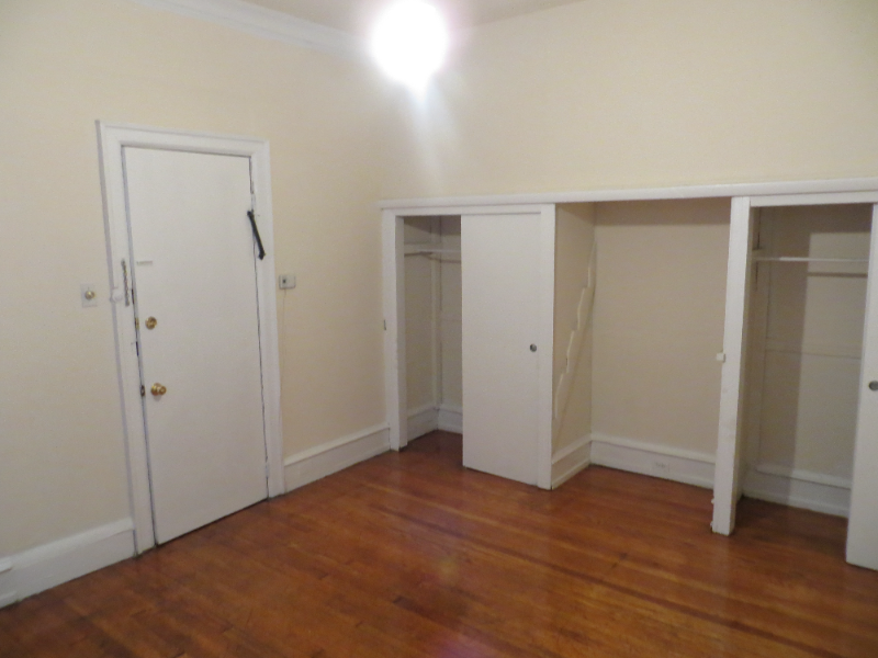 328 S 43rd St #1RR - Photo 4 of 8