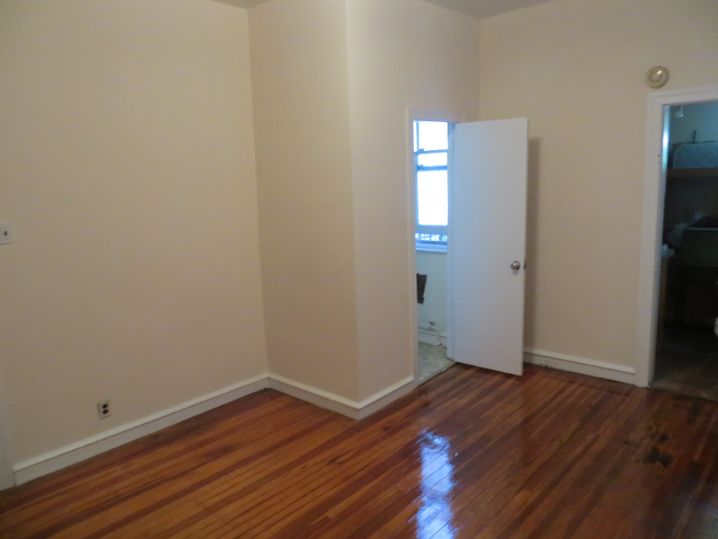 328 S 43rd St #1RR - Photo 7 of 8