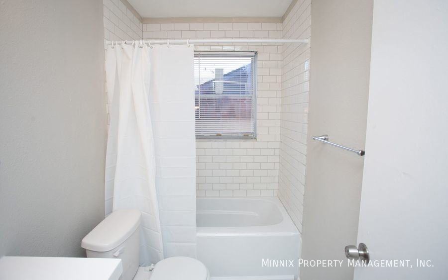 1923 67th St - Photo 6 of 32