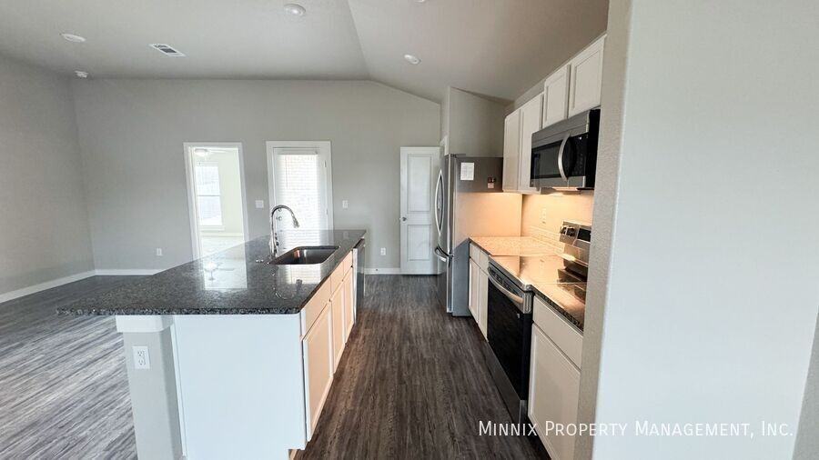 3219 Abbeville Ave - Photo 7 of 29