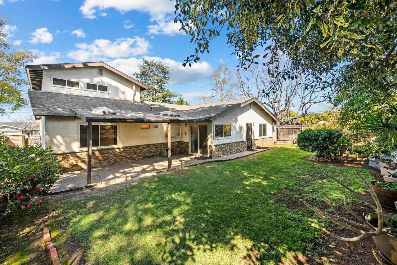 5773 Theta Pl - Photo 7 of 41