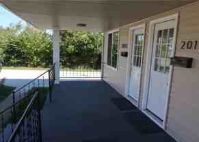 2010 Maplegrove Ave #2010 - Photo 1 of 1