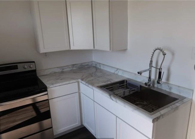 2010 Maplegrove Ave #2010 - Photo 3 of 16