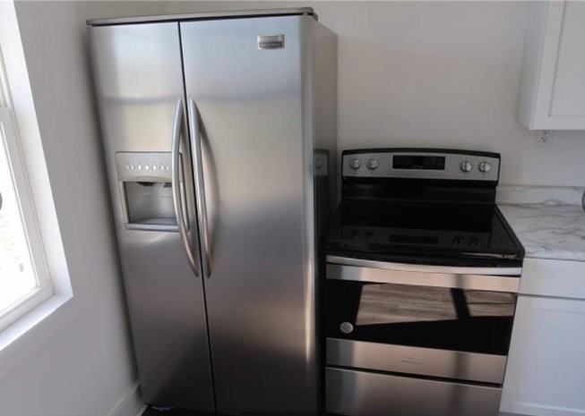 2010 Maplegrove Ave #2010 - Photo 5 of 16