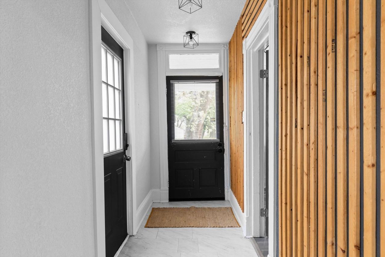 430 Mt Vernon Ave - Photo 6 of 36