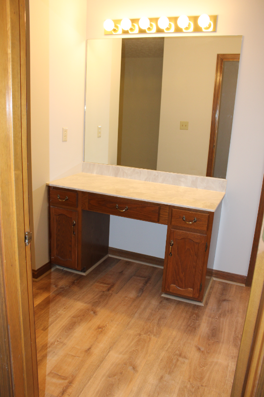 438 Larkspur Ct - Photo 4 of 16