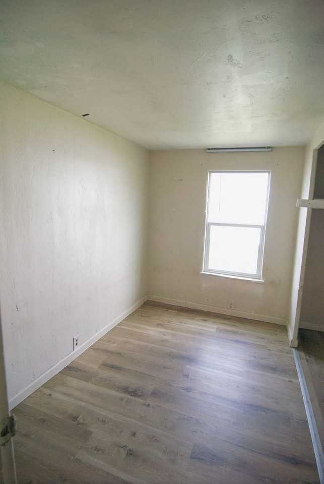 7504 S 2000 W - Photo 4 of 7